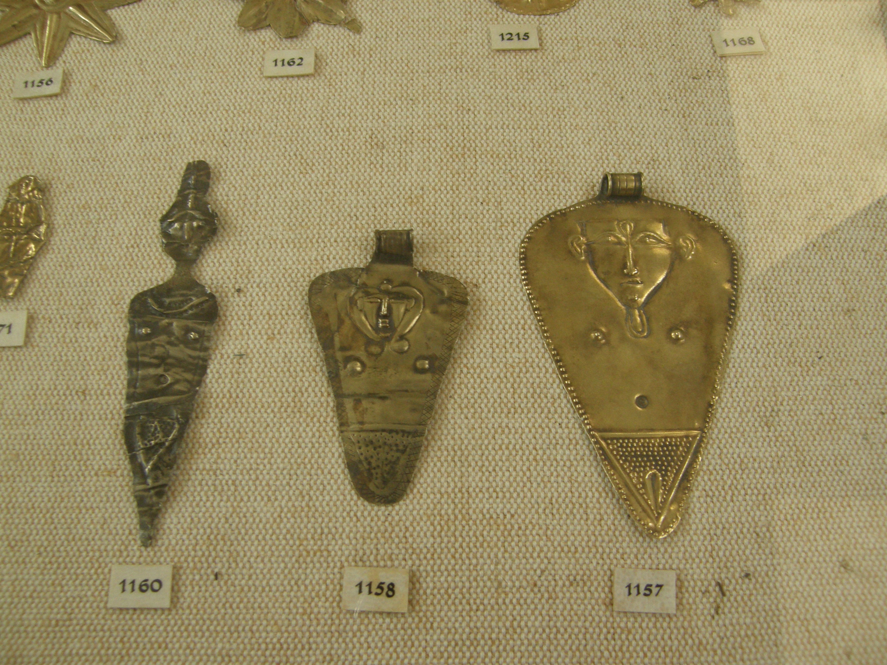 amulety Ašera
